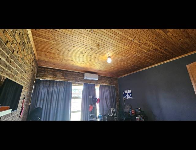 4 BEDROOM FREESTANDING FOR SALE IN BRITS CENTRAL